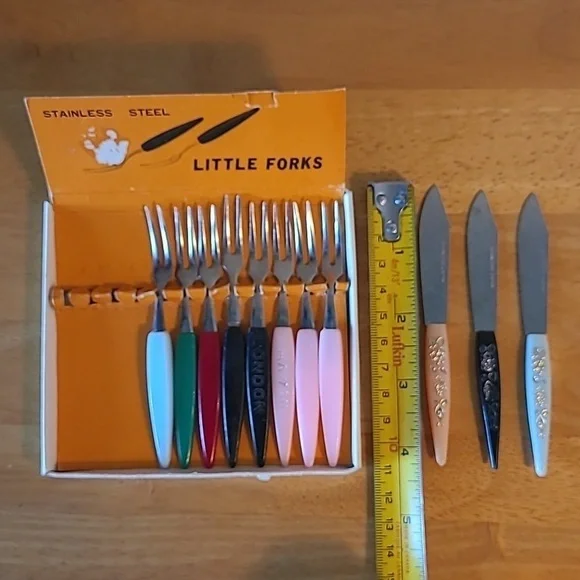 LITTLE FORKS & LITTLE KNIVES Incomplete Set, Perfect For Replacements - Picture 10 of 16